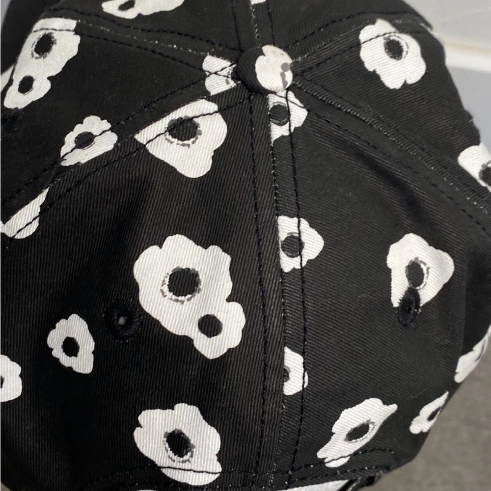 Wesc Han’s Poppy Patterned Black and White strapback cap - hat - Picture 6 of 10
